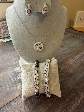 Park Lane Leopard Print Jewelry Set - Necklace, Earrings & Bracelets - Neutral